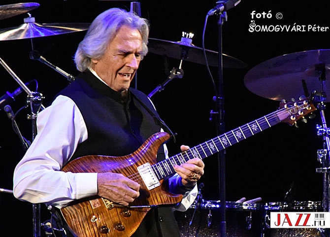 JOHN McLAUGHLIN & THE 4th DIMENSION