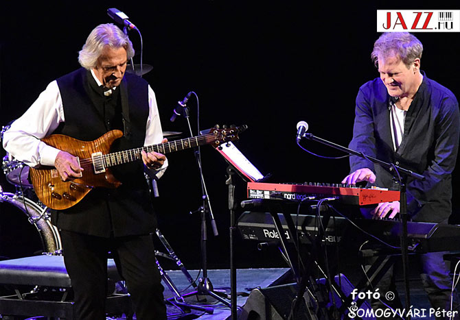 JOHN McLAUGHLIN & THE 4th DIMENSION