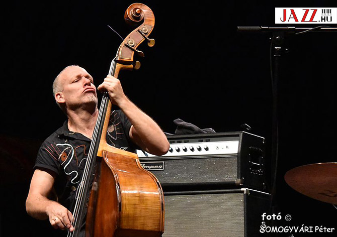 Avishai Cohen Trio