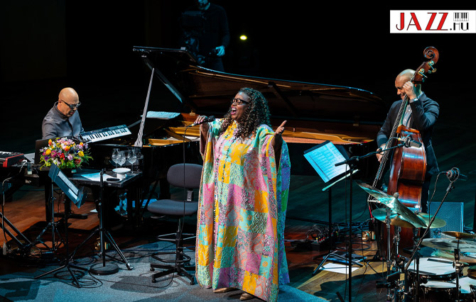 Dianne Reeves