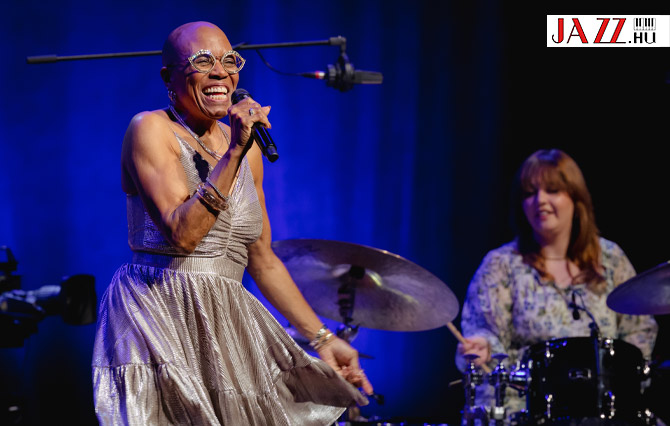 Dee Dee Bridgewater