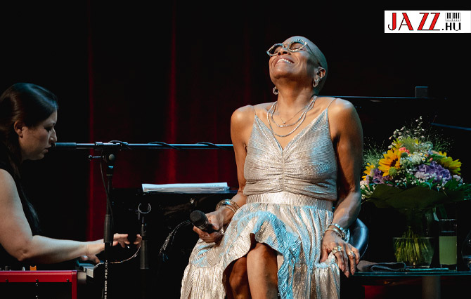 Dee Dee Bridgewater