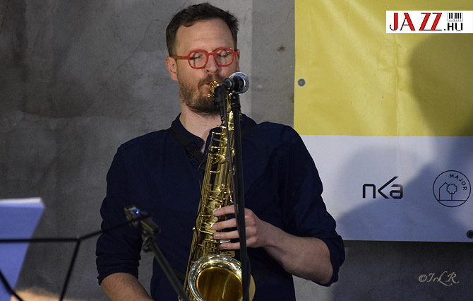 Kovász együttes