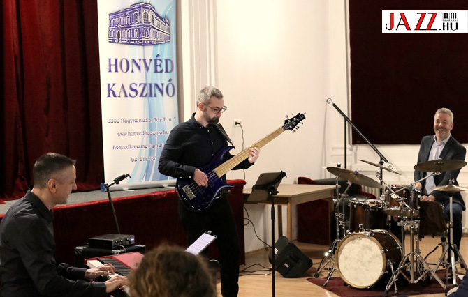 Sárik Péter Trió