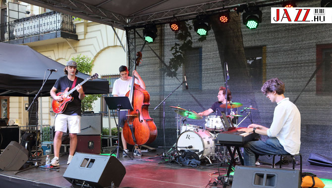 A 2025-ös kaleidoszkóp blues – június