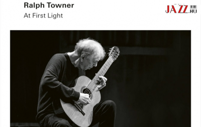 Ralph Towner git&aacute;rműv&eacute;szre eml&eacute;kezve