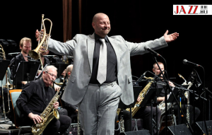 Az &quot;ötforintos&quot; trombitás akcióban